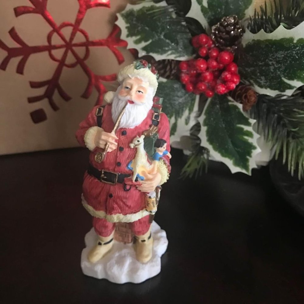 1992 Santa Claus Figurine by International Resourcing Services Inc.